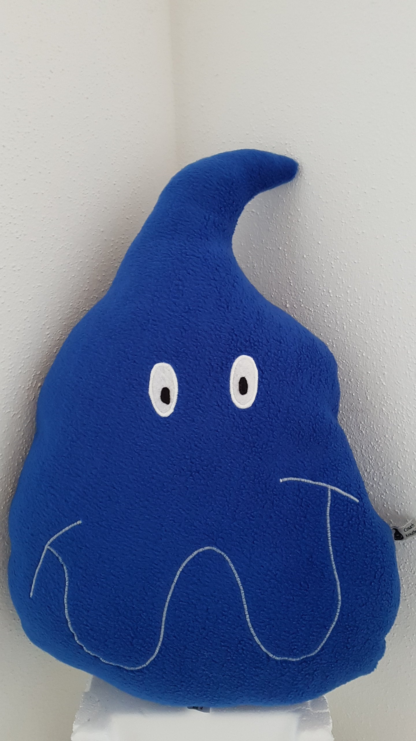 Couch Knuffel – Das fröhliche Kissen, das nachts leuchtet