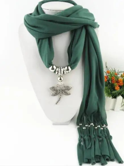 Modischer Schmuckschal - Elegante Schalkette Libelle