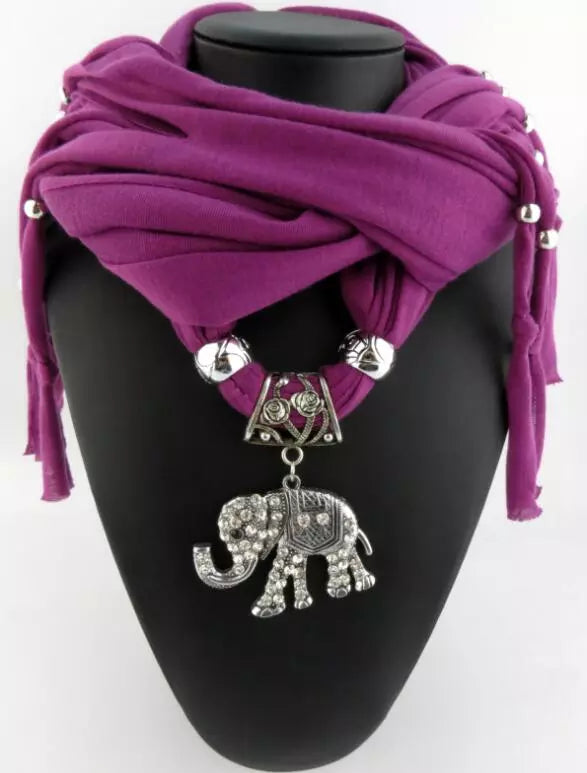 Modischer Schmuckschal - Elegante Schalkette Elefant