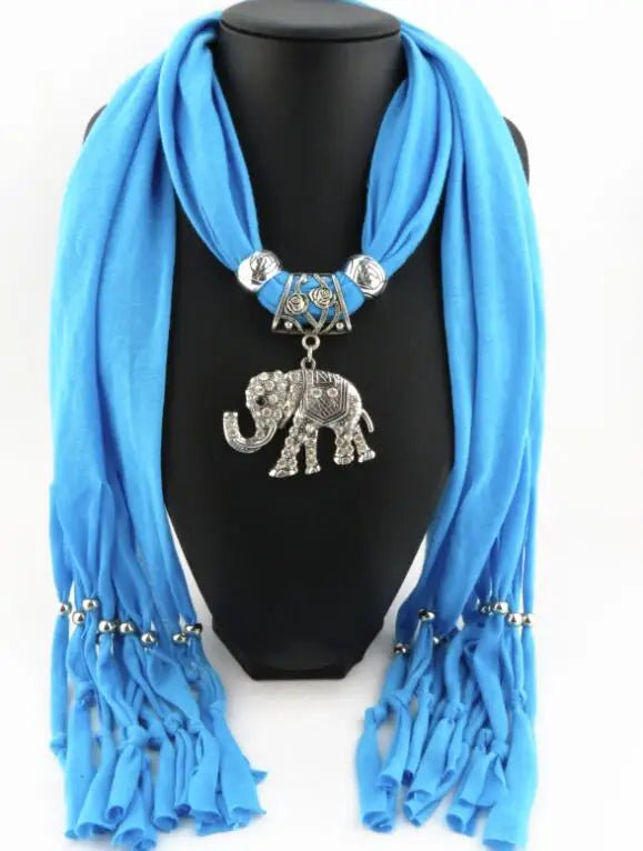 Modischer Schmuckschal - Elegante Schalkette Elefant