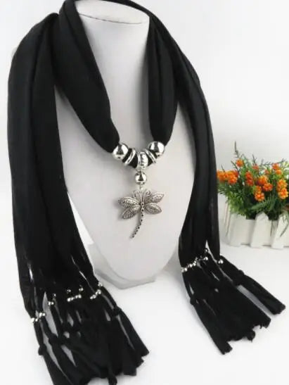 Modischer Schmuckschal - Elegante Schalkette Libelle