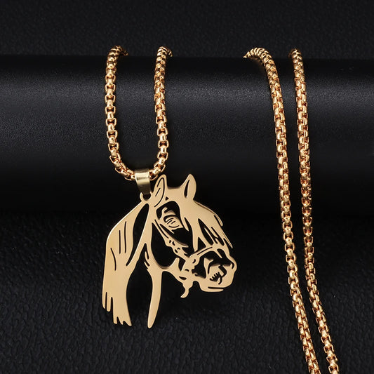 Halskette mit filigranem Pferdekopfanhänger
