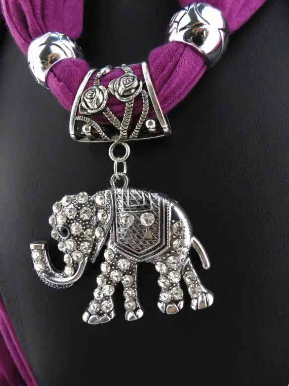 Modischer Schmuckschal - Elegante Schalkette Elefant